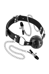 FETISH TENTATION - מחסום פה עם תפסני פטמה