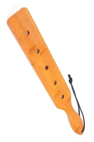 משוט במבוק להצלפה עם חורים