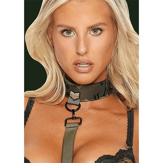 קולר BDSM צבאי בהדפס הסוואה עם רצועת הולכה מבית Ouch! by Shots